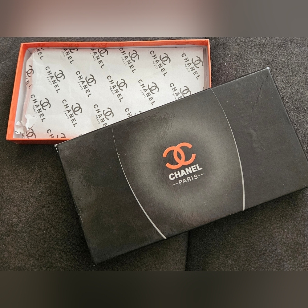 Chanel Paris Gift Box Logo Tissue Paper Wallet Wristlet Clutch Bag Jewelry Case